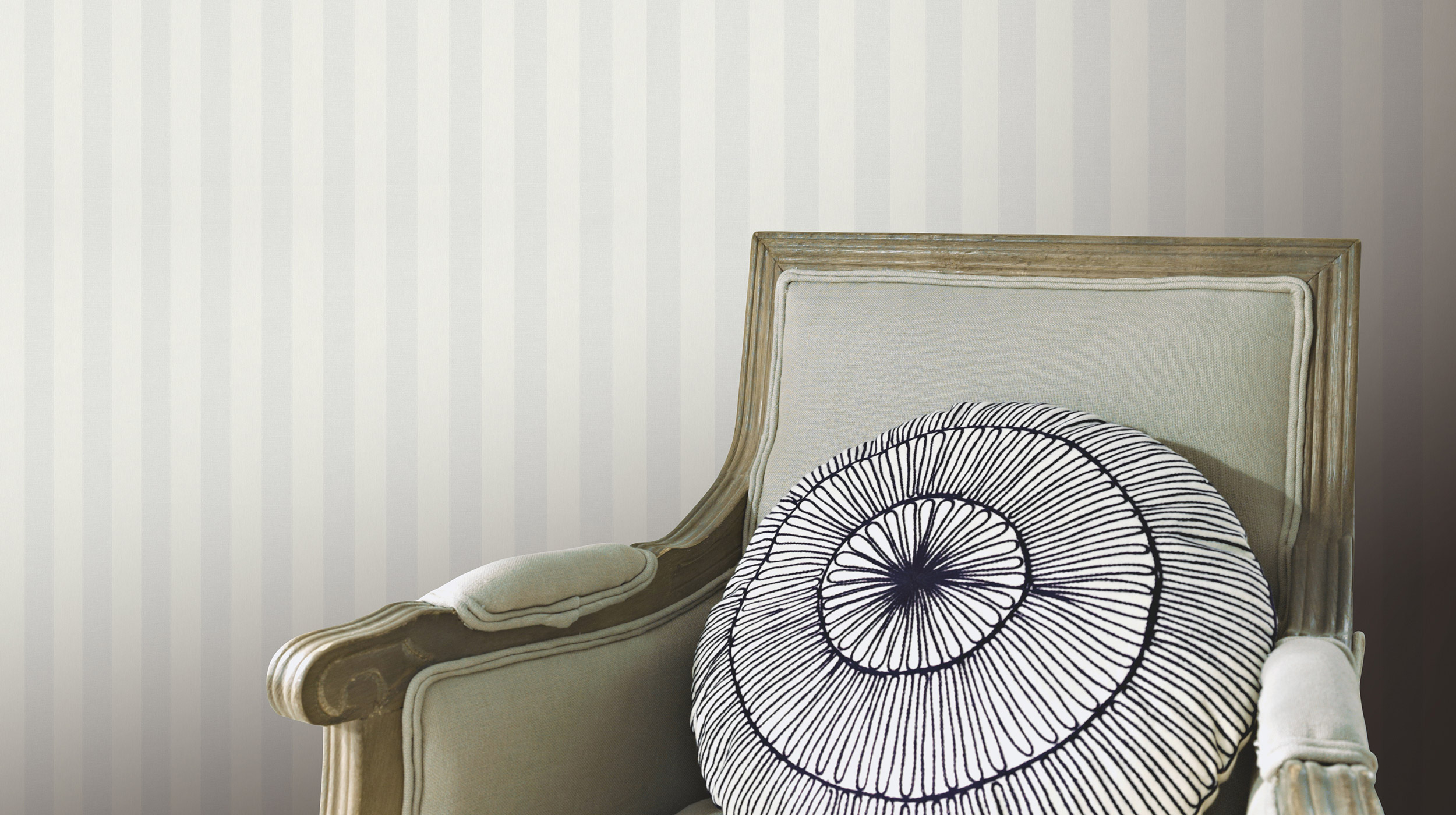 Design ENTRÈE Streifentapete in hellen Farben