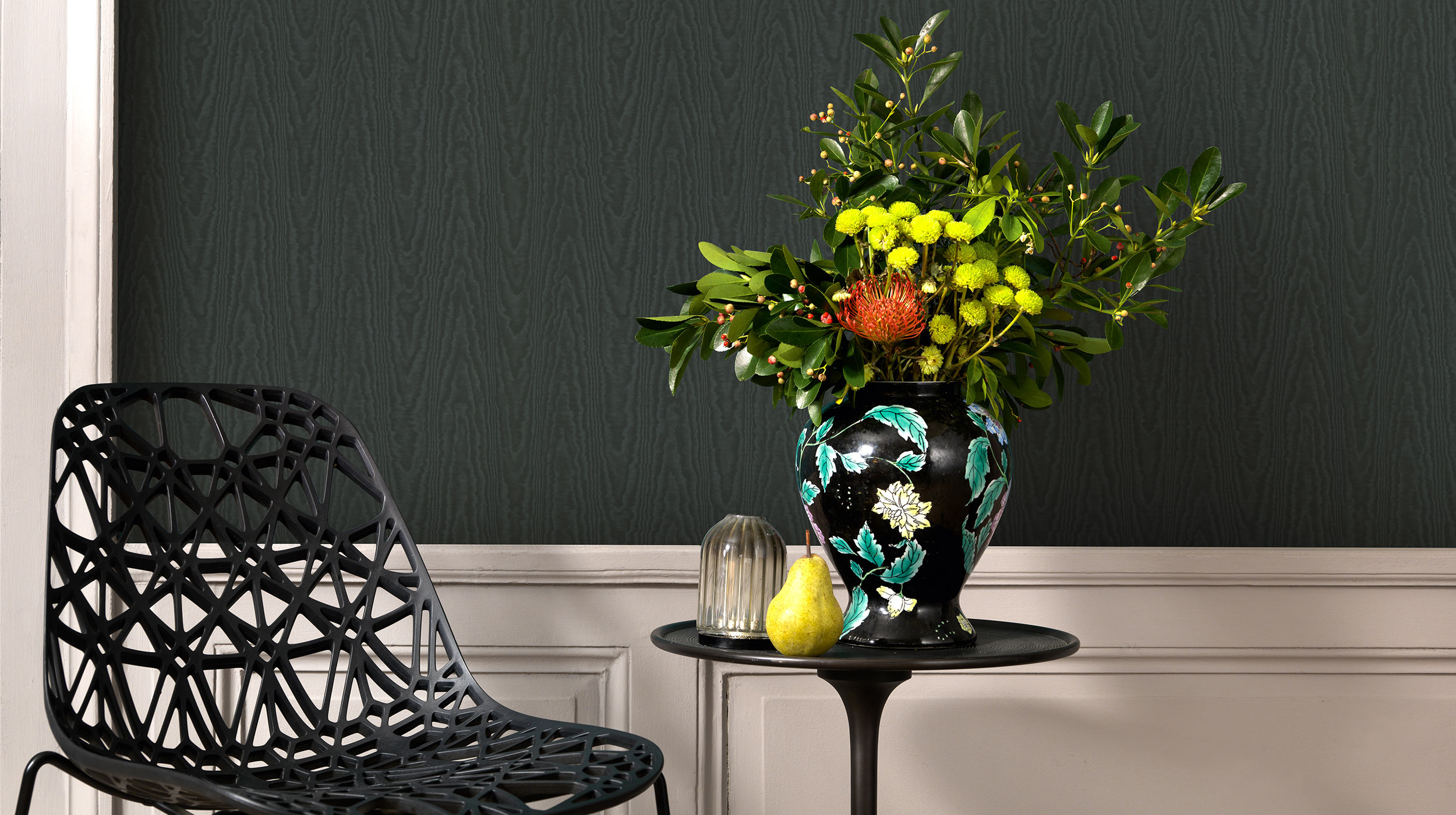 Design MOIRÈE Grafische Tapete in Schwarz