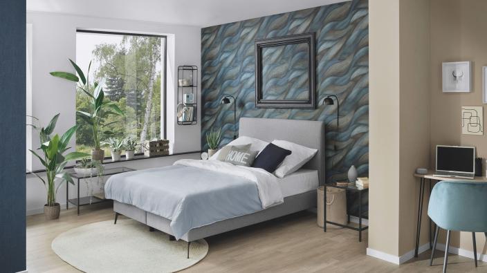 Schlafzimmer Wandgestaltung mit Vliestapete, Wellenmotiv STORMY in Blau und Taupe