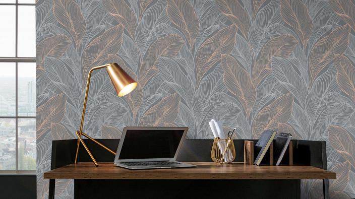 Arbeitszimmer mit Vliestapete. Blättermotiv in anthrazit und bronze