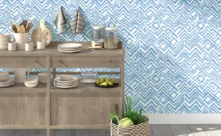 Küchensideboard aus Holz mit blauer Vliestapete, moderne Grafik